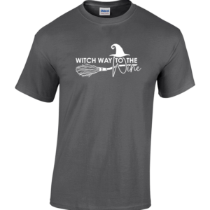 T-shirt Witch way to the wine. HB-webshop.com is een onderdeelk van HB-Creations Tilburg, Rijen, Reeshof en Kruikenstad.