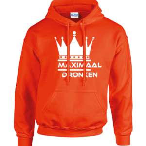 Printfashion Oranje Hoodie – “Maximaal dronken” Vier feest in stijl met de Printfashion Oranje Hoodie – “Maximaal dronken”. De knallende oranje kleur zorgt dat je niet te missen bent en de tekst zegt precies wat iedereen denkt. De hoodie zit heerlijk comfortabel en warm, ideaal voor lange feesten, frisse avonden en gezellige momenten met vrienden. Trek ’m aan en ga voor maximale gezelligheid. 🧡🍺. PrintFashion.nl is een onderdeel van HB-Creations uit Rijen.