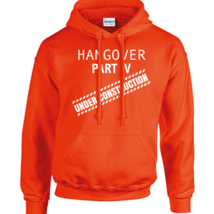 Printfashion Oranje Hoodie – “Hangover Part IV” De Printfashion Oranje Hoodie – “Hangover Part IV” is gemaakt voor de dag na het feest. De opvallende oranje kleur zorgt dat je gezien wordt, terwijl de tekst precies zegt hoe het zit. De hoodie zit heerlijk comfortabel en warm, ideaal voor brak-brunches, afterparty’s of gewoon relaxen met vrienden. Trek ’m aan en laat zien dat jij het feest tot het einde hebt meegemaakt. 🧡🥴. PrintFashion.nl is een onderdeel van HB-Creations uit Rijen.